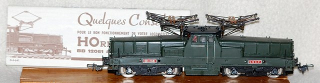 Caisse Locomotive électrique Hornby HO BB 12061 SNCF Verte - France - Occasion